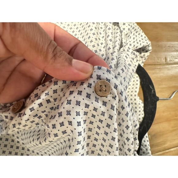 Christian Lacroix Men’s M Short Sleeve Button-Up Shirt GeoPrint Shirt White - Picture 3 of 8